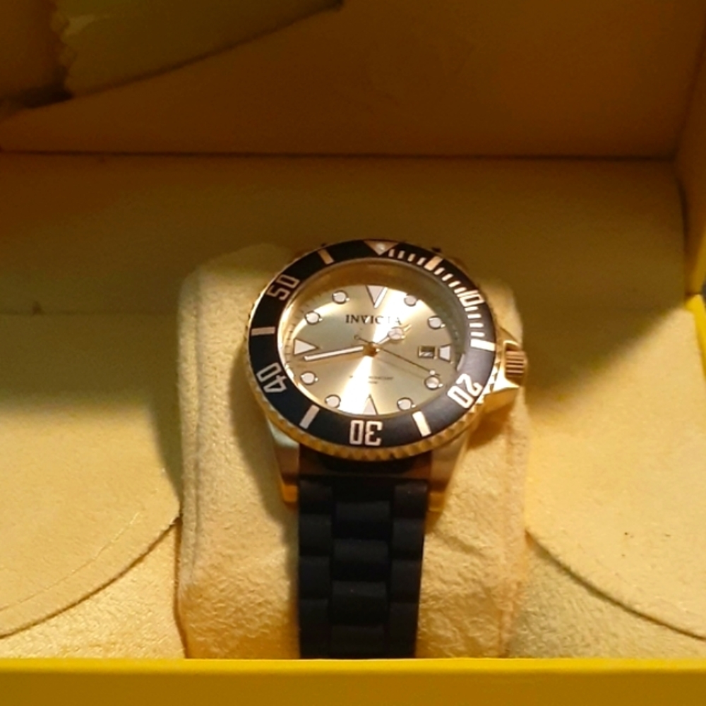 Invicta Pro Diver Men's or Women's-44mm, Black